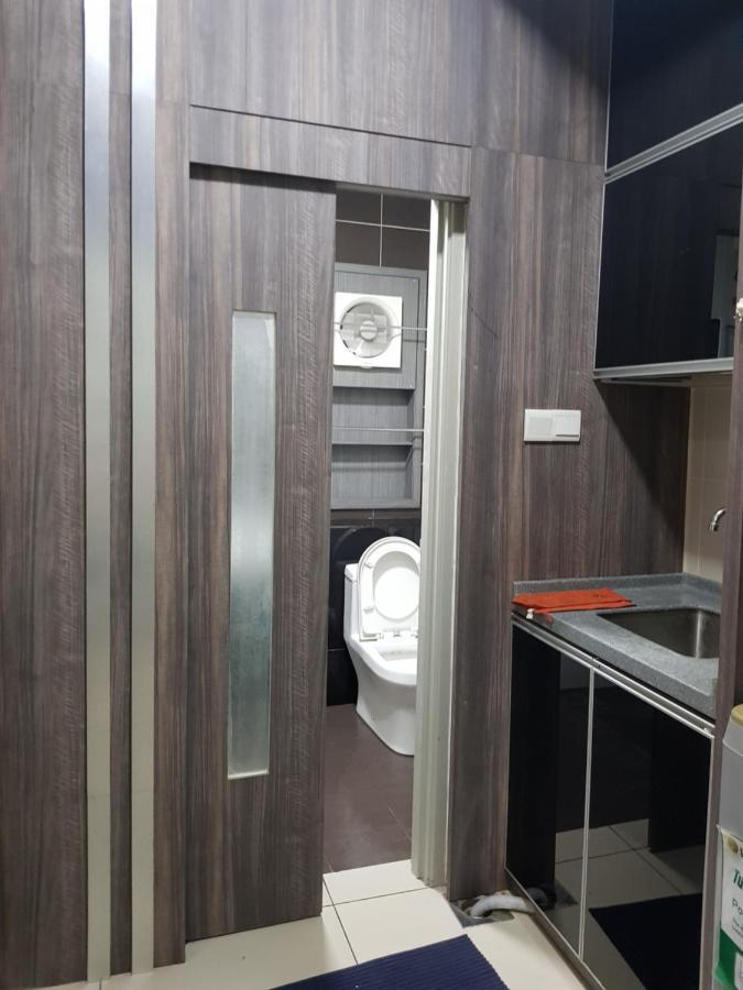 02-Austin Regency Homestay For 2Pax Pool View Johor Bahru Dış mekan fotoğraf